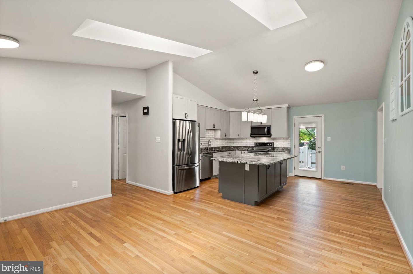 9197 Winterset Dr, Manassas VA 20110 exterior