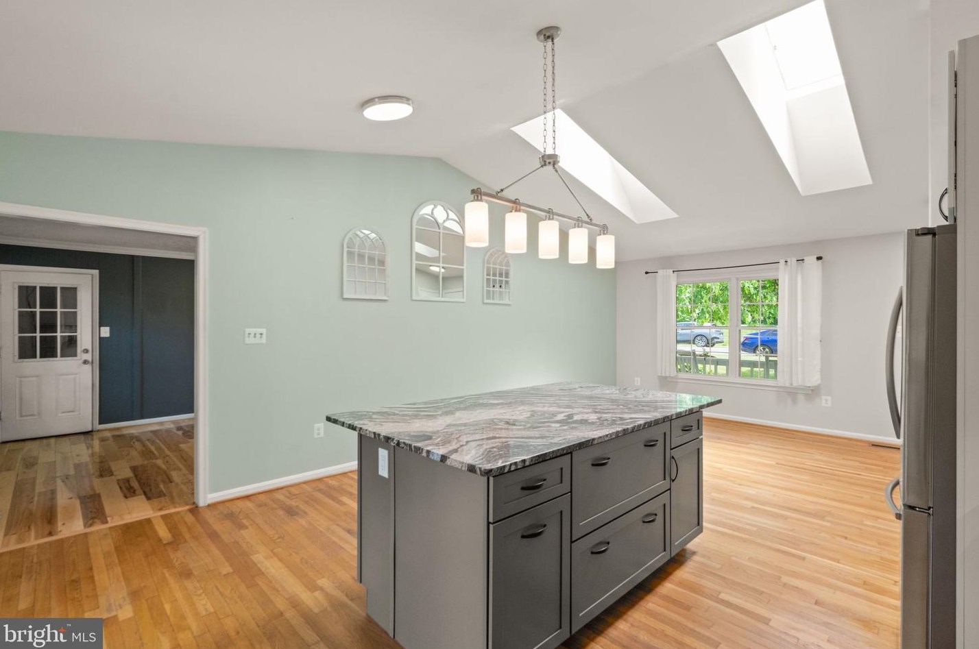 9197 Winterset Dr, Manassas VA 20110 exterior