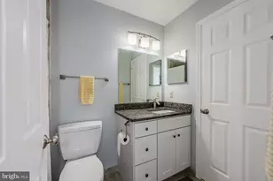 8465 Crozier Ct, Manassas, VA 20110 - Photo 17