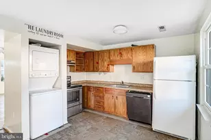 8329 Georgian Ct, Manassas, VA 20110 - Photo 11