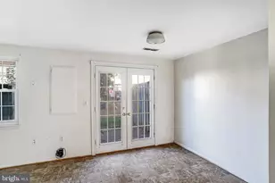 8329 Georgian Ct, Manassas, VA 20110 - Photo 9