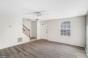 8329 Georgian Ct, Manassas, VA 20110 - Photo 7