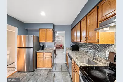 8436 Willow Glen Court, Manassas, VA 20110 - Photo 3