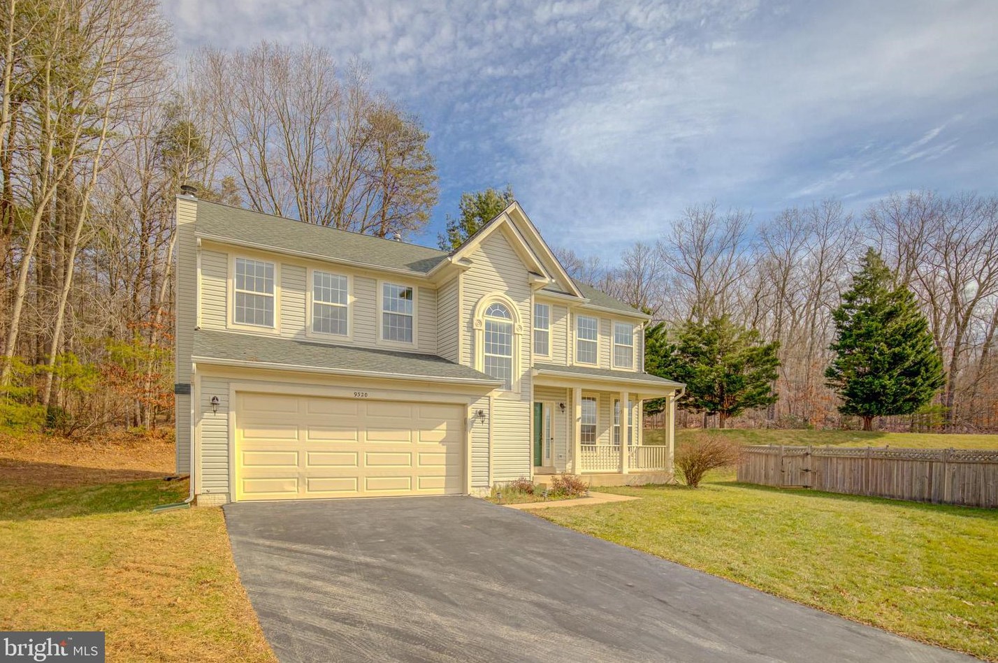 9320 Paul Dr, Manassas VA  20111-8212 exterior