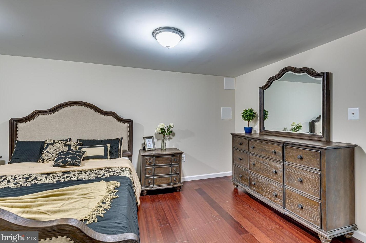 125 Lambert Dr, Manassas VA  20111-1829 exterior