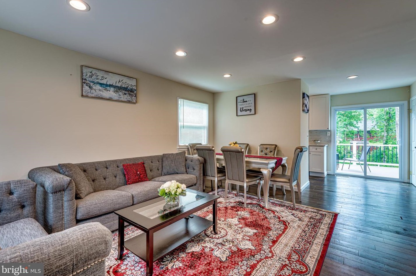 125 Lambert Dr, Manassas VA  20111-1829 exterior