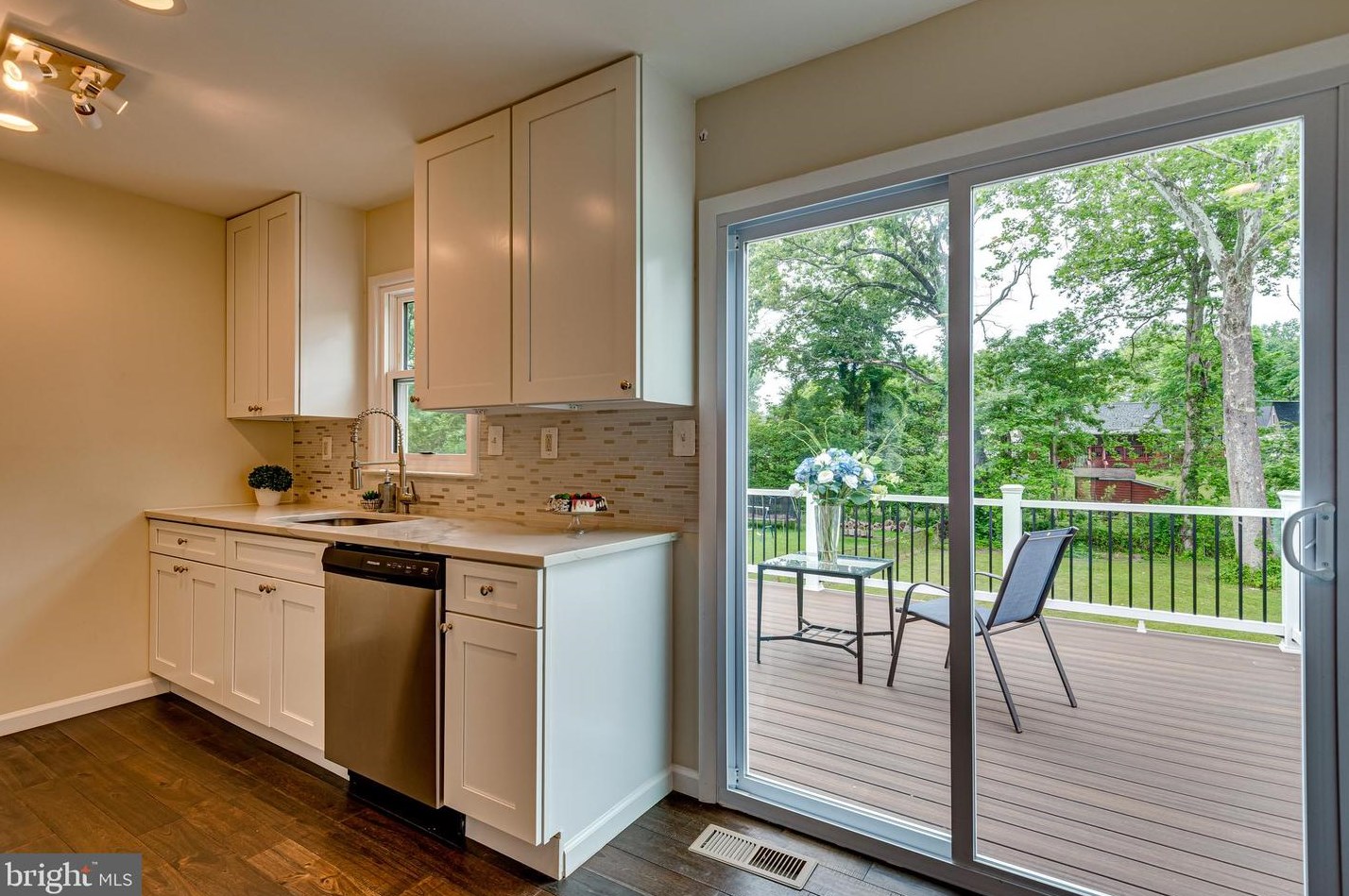 125 Lambert Dr, Manassas VA  20111-1829 exterior