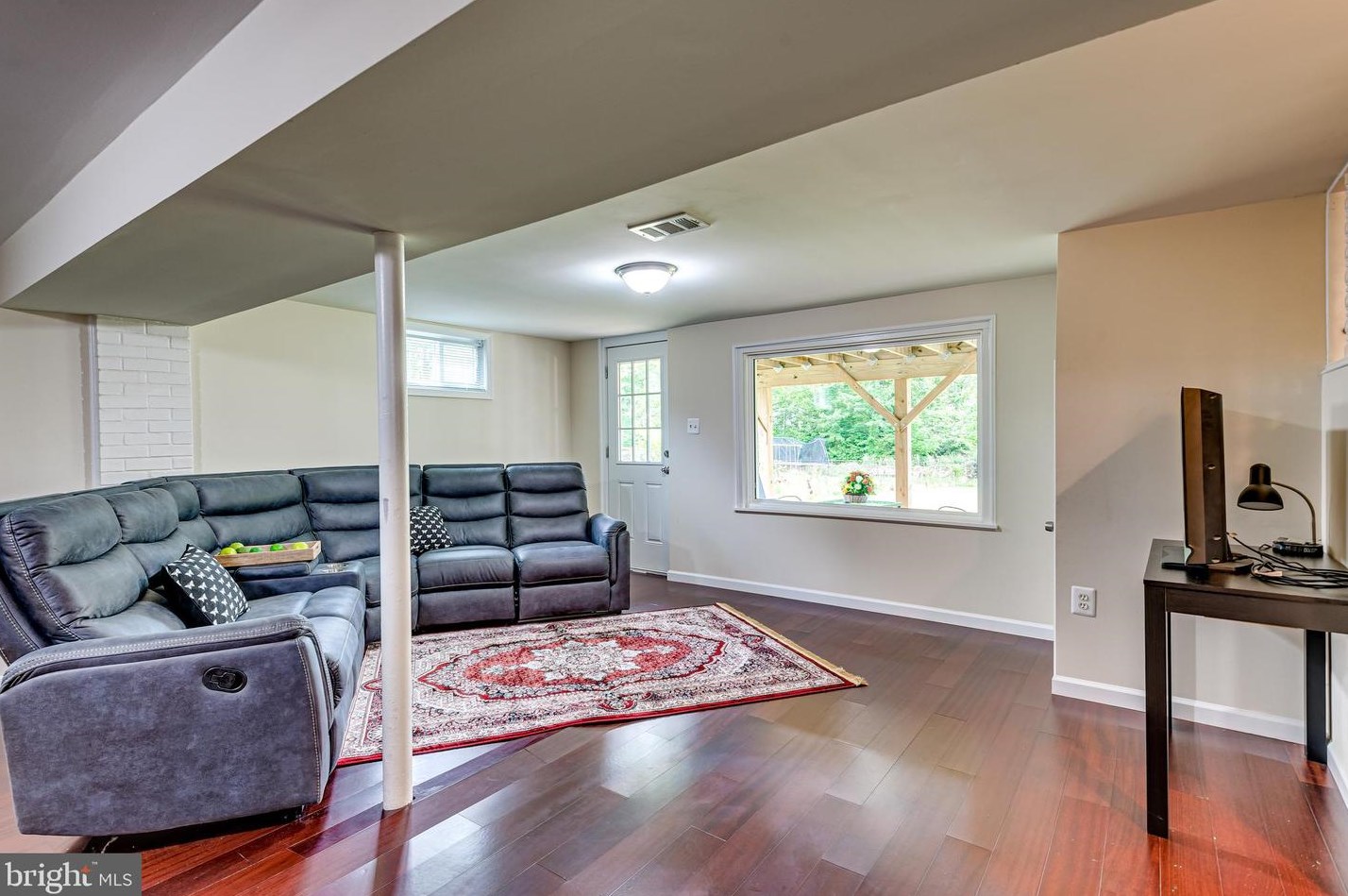 125 Lambert Dr, Manassas VA  20111-1829 exterior