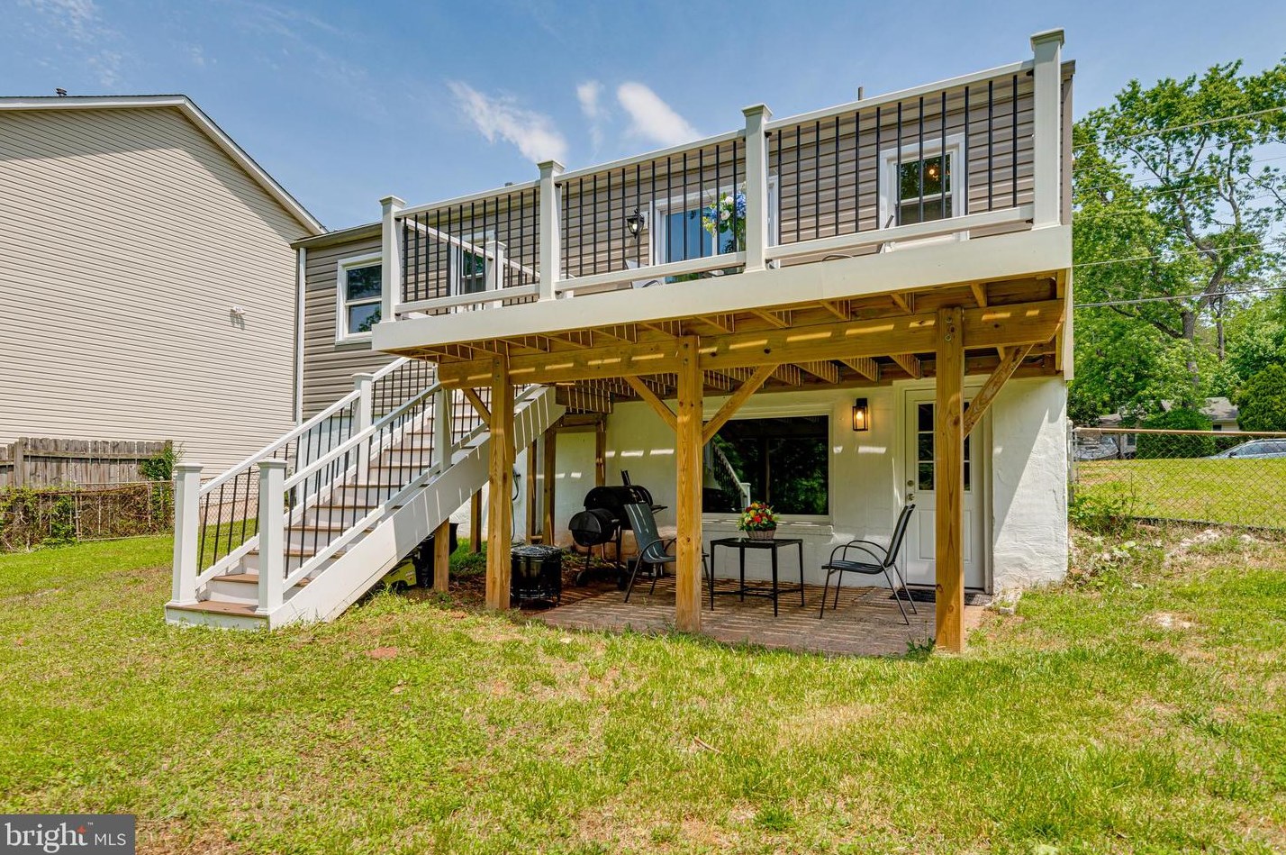 125 Lambert Dr, Manassas VA  20111-1829 exterior