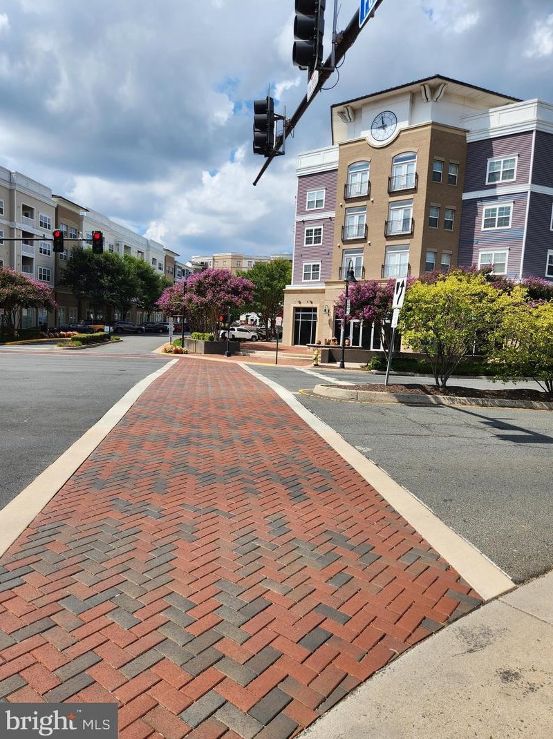 9711 Handerson Pl, Manassas VA  20111-7027 exterior