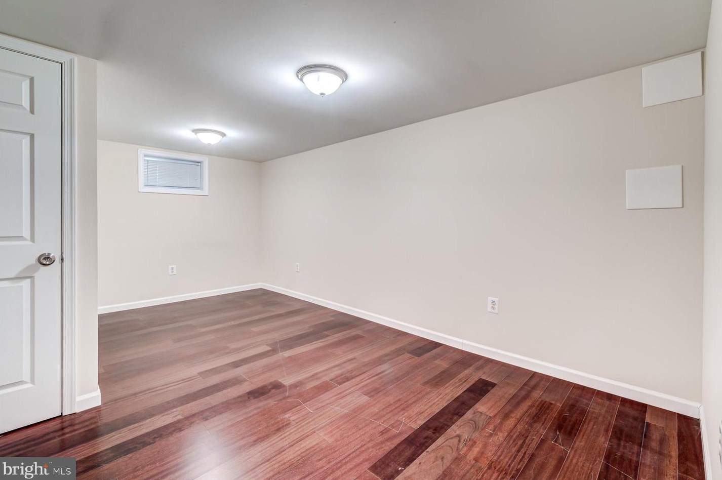 125 Lambert Dr, Manassas VA  20111-1829 exterior