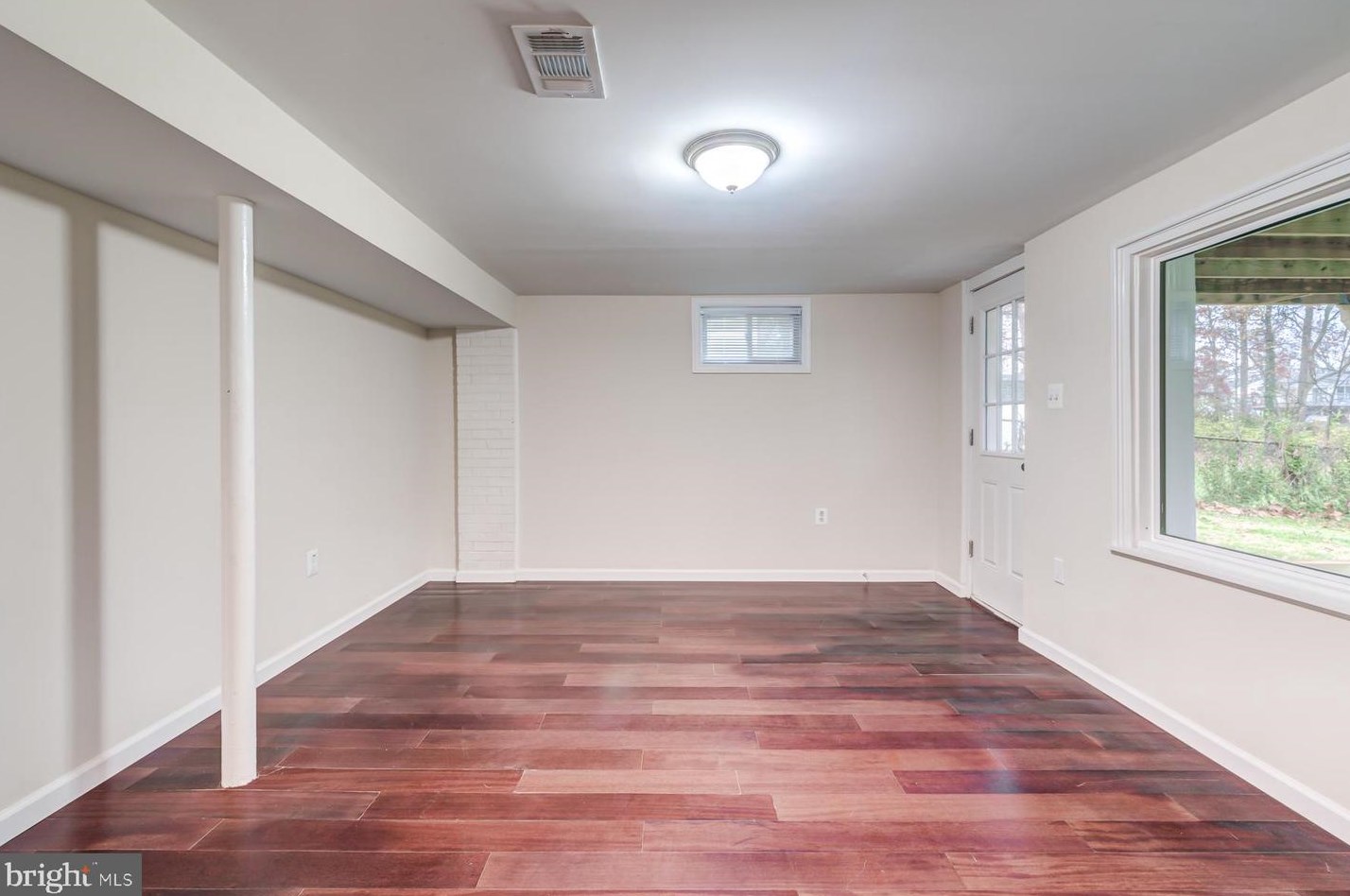 125 Lambert Dr, Manassas VA  20111-1829 exterior