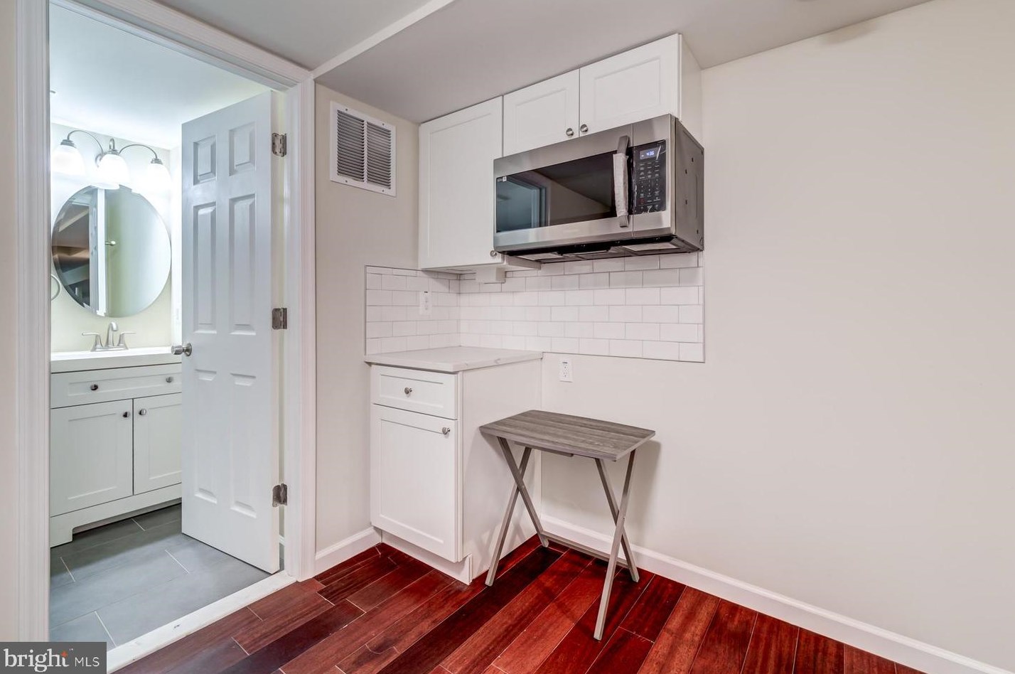 125 Lambert Dr, Manassas VA  20111-1829 exterior