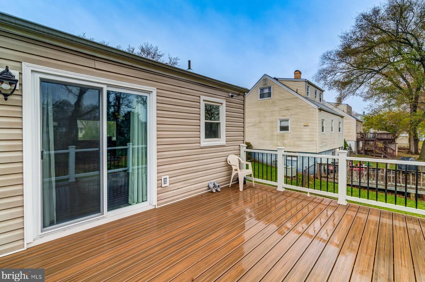 125 Lambert Dr, Manassas VA  20111-1829 exterior