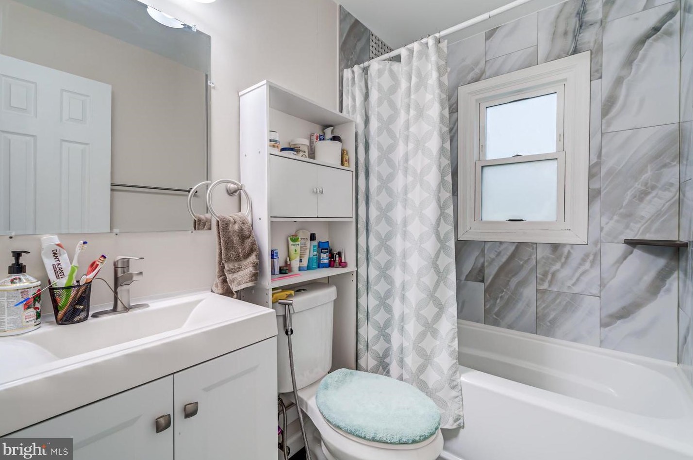 125 Lambert Dr, Manassas VA  20111-1829 exterior