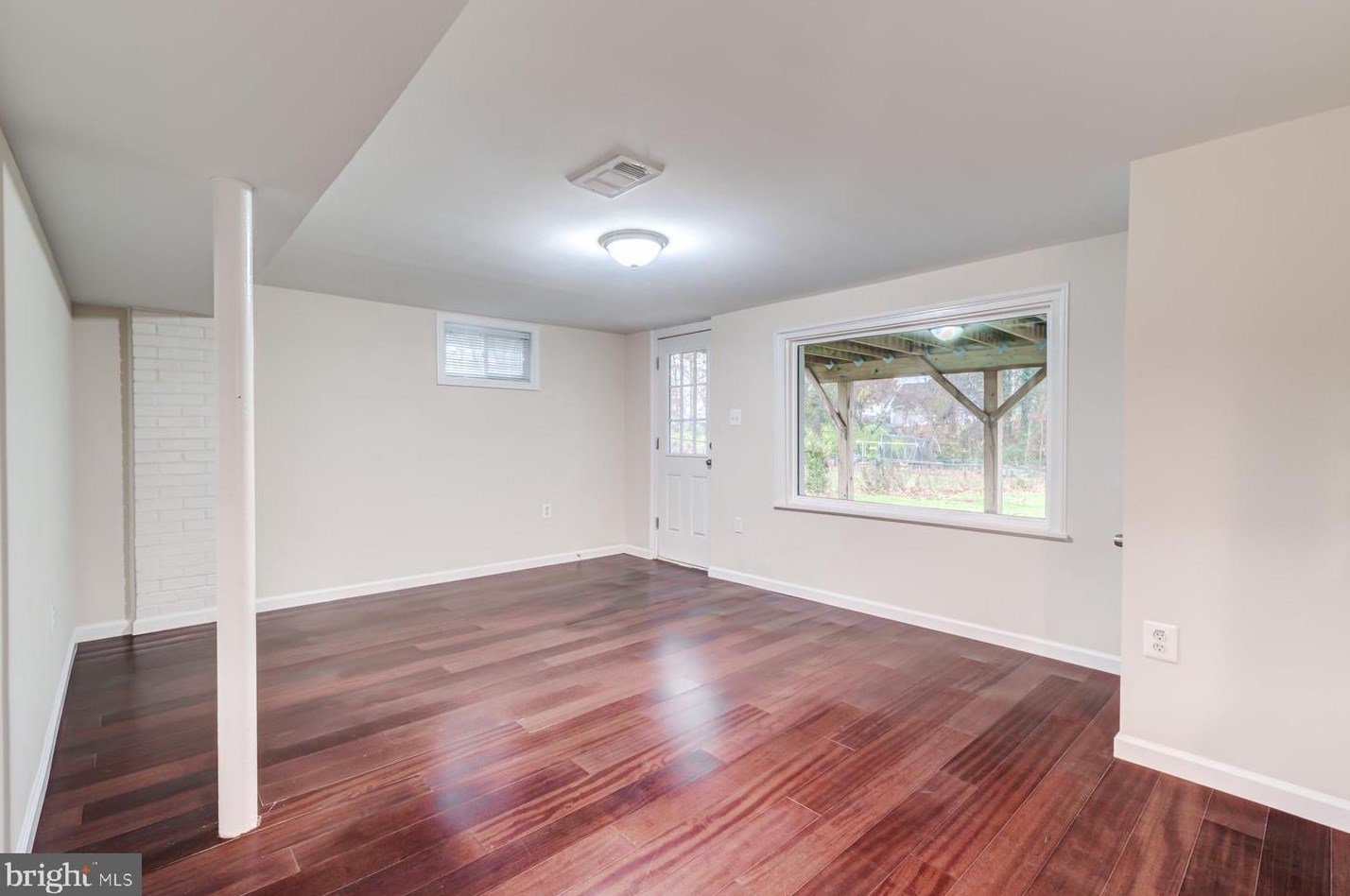 125 Lambert Dr, Manassas VA  20111-1829 exterior