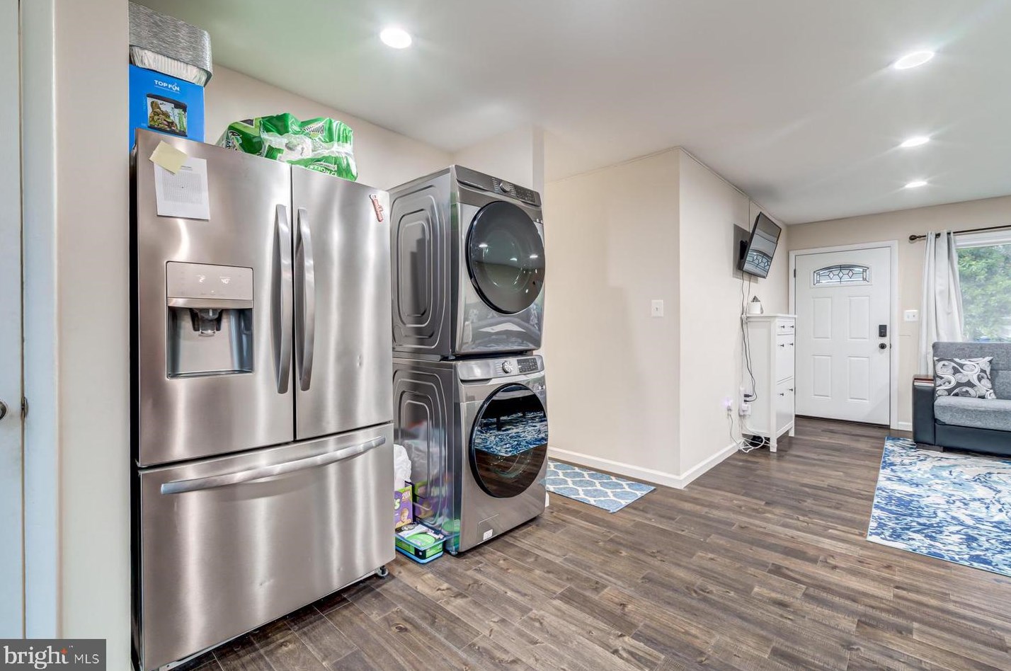 125 Lambert Dr, Manassas VA  20111-1829 exterior