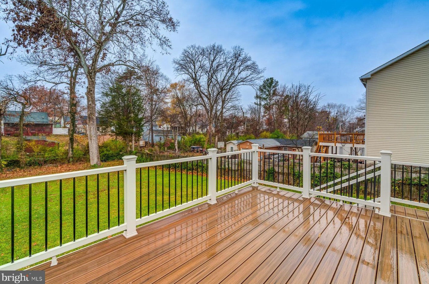 125 Lambert Dr, Manassas VA  20111-1829 exterior