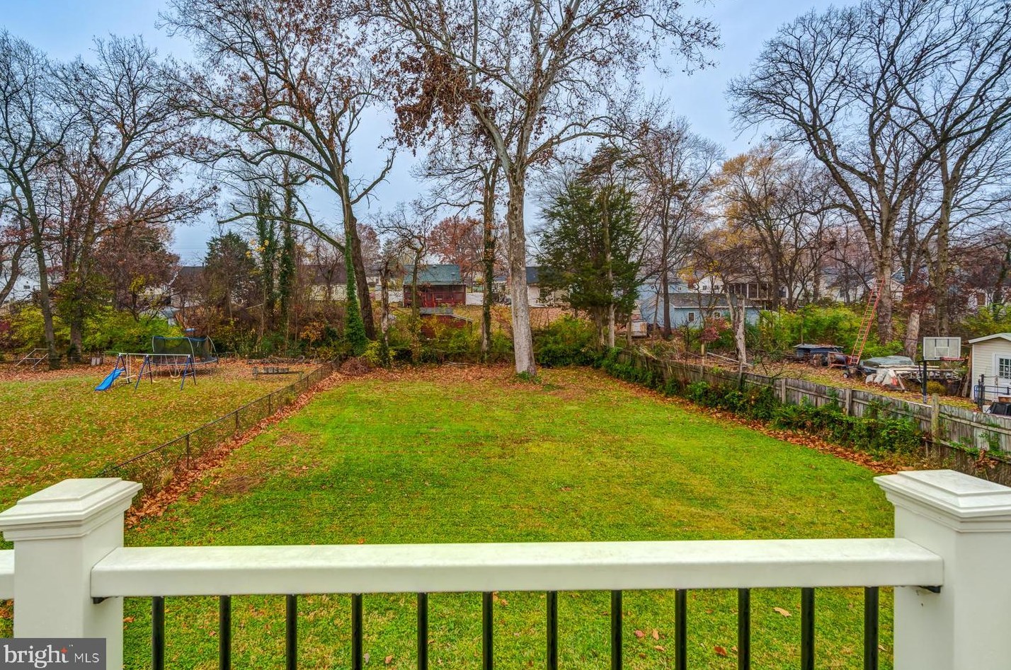 125 Lambert Dr, Manassas VA  20111-1829 exterior