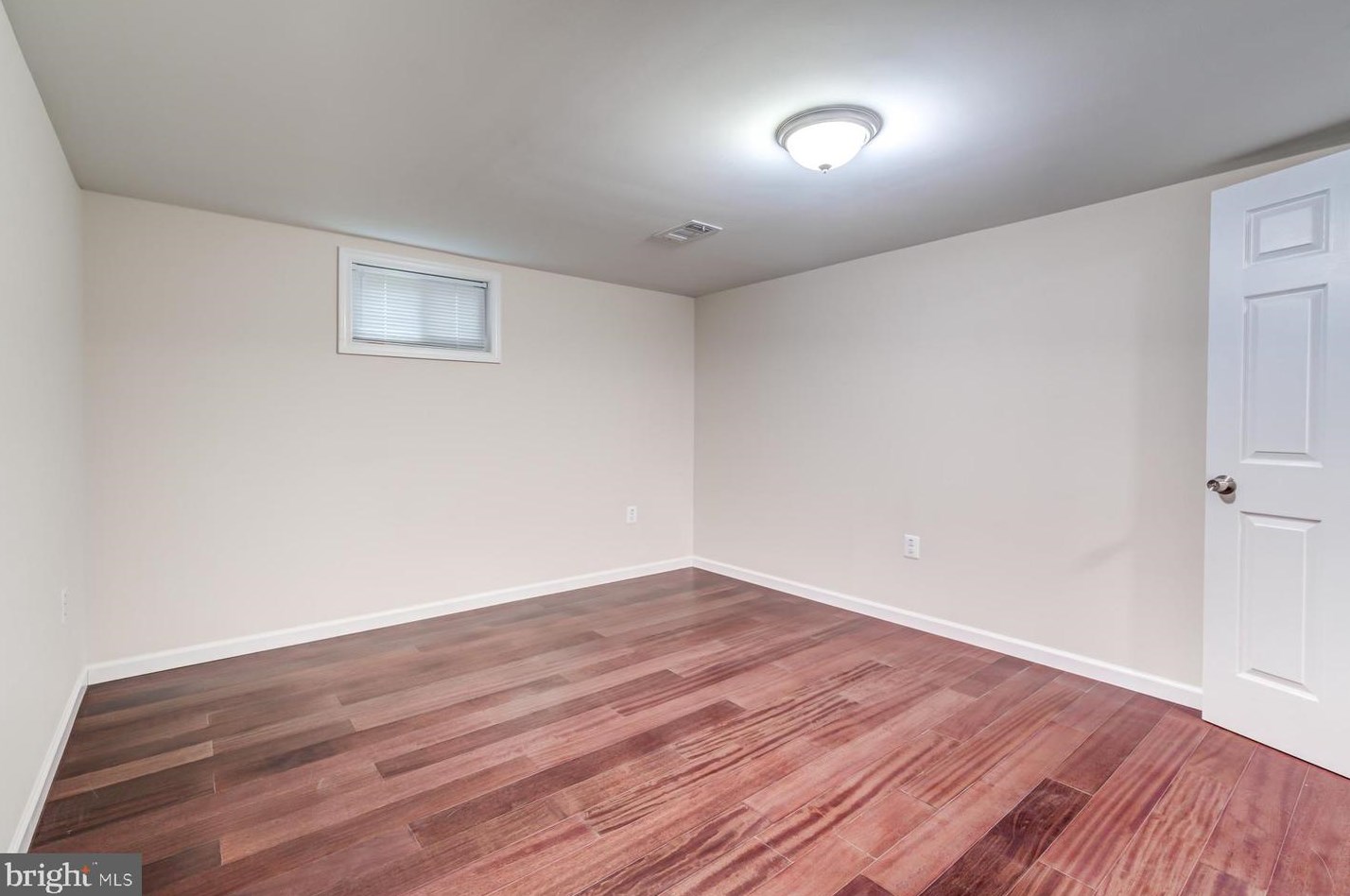 125 Lambert Dr, Manassas VA  20111-1829 exterior