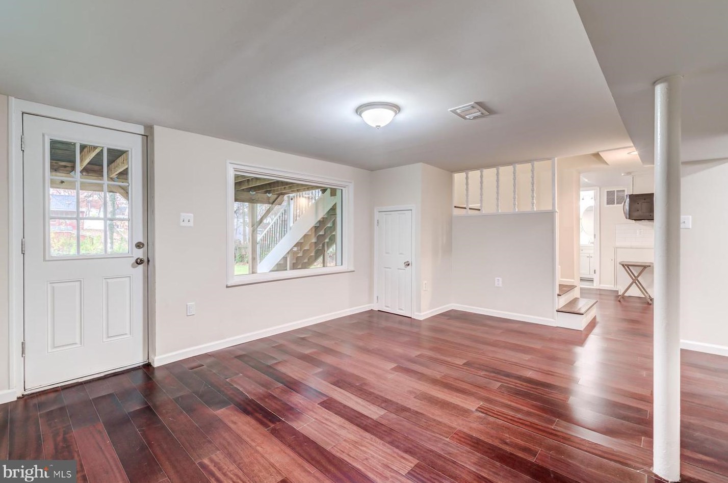 125 Lambert Dr, Manassas VA  20111-1829 exterior