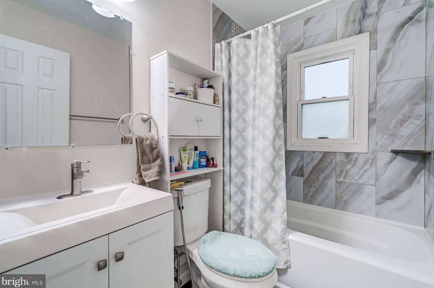 125 Lambert Dr, Manassas VA  20111-1829 exterior