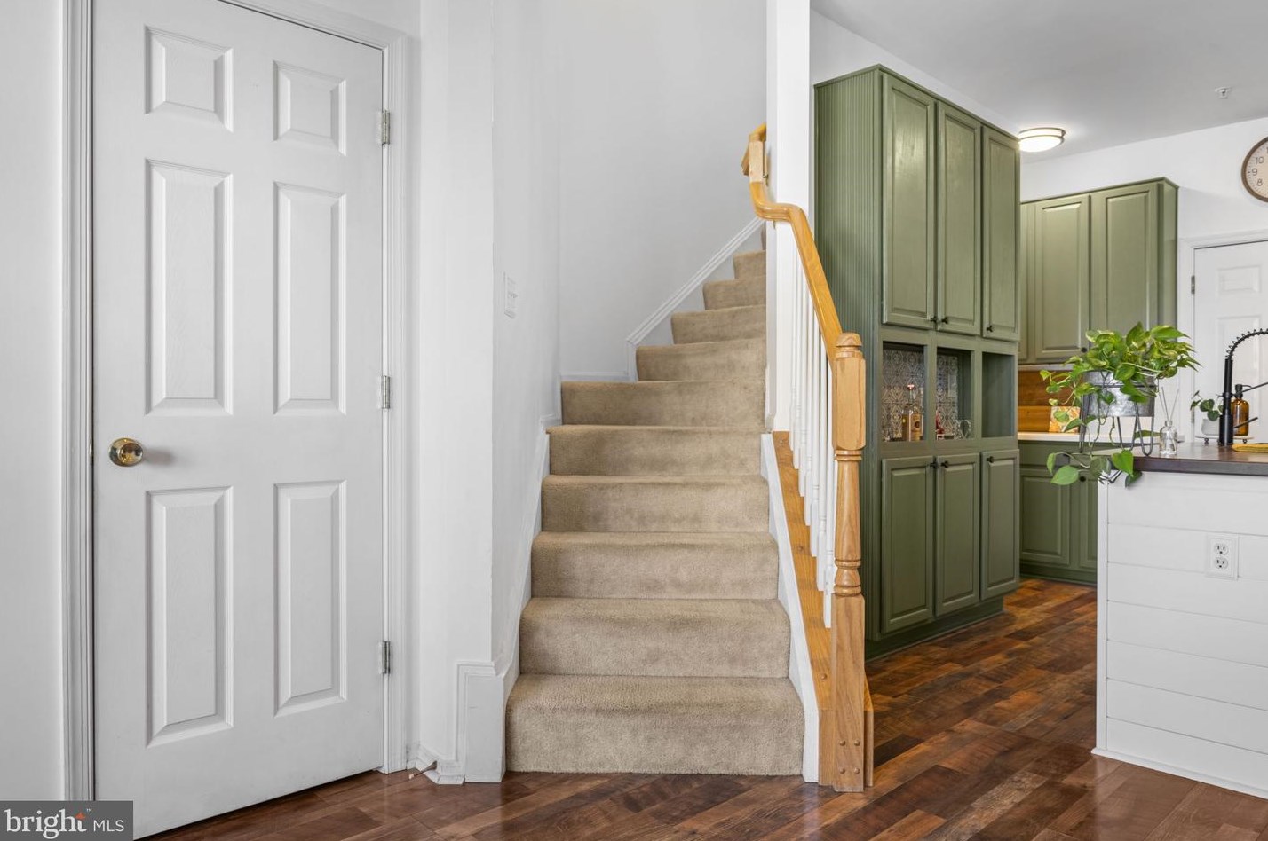 9816 Pickens Pl, Manassas VA  20111-7000 exterior