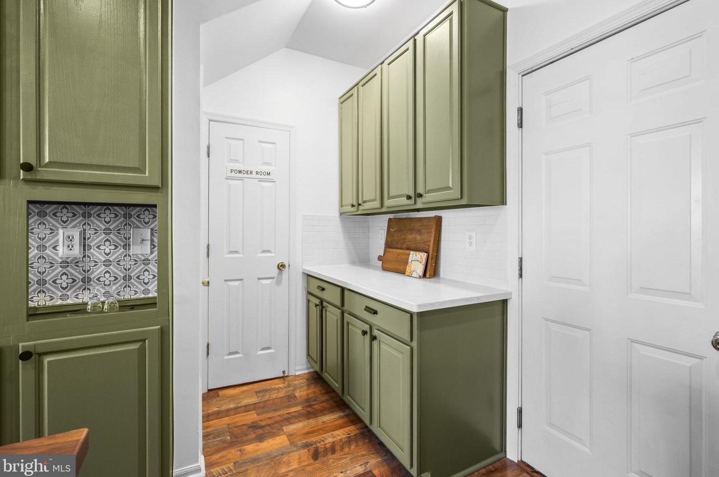 9816 Pickens Pl, Manassas VA  20111-7000 exterior