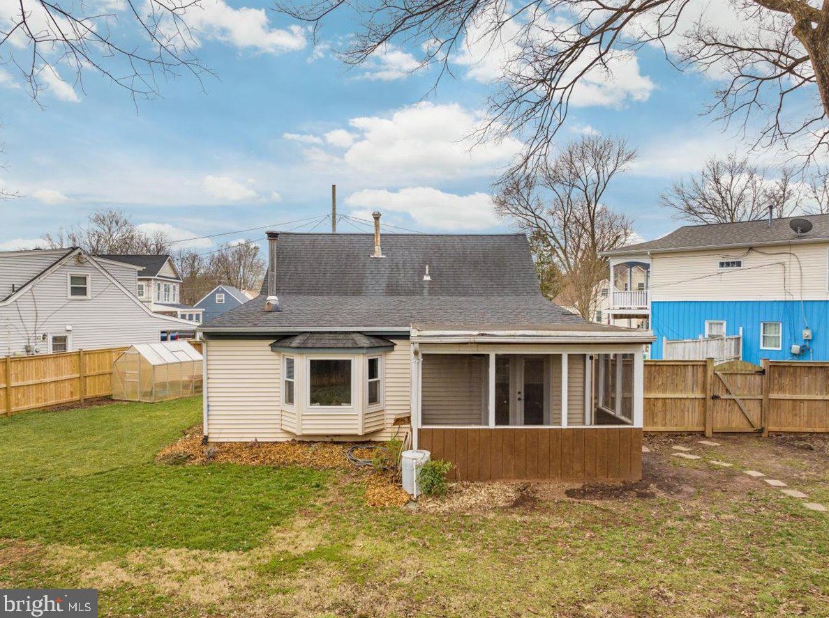 126 Mace St, Manassas VA  20111-2037 exterior