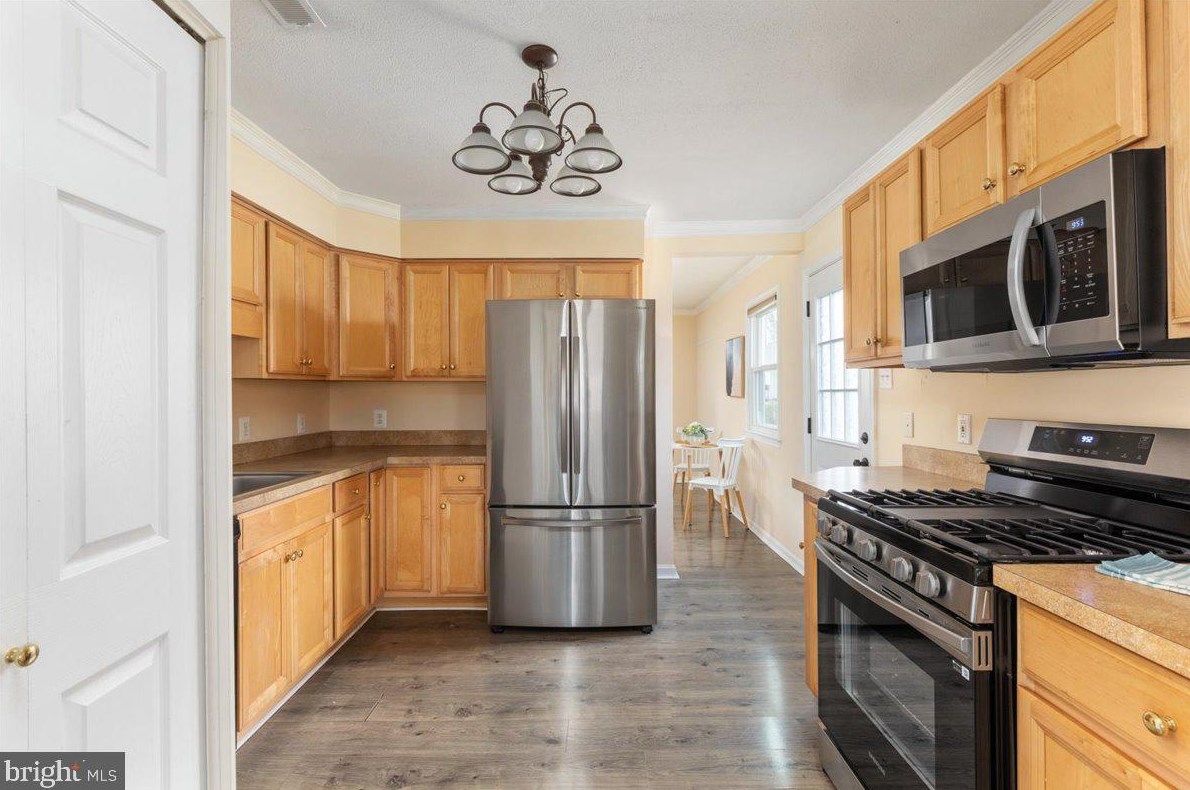 126 Mace St, Manassas VA  20111-2037 exterior