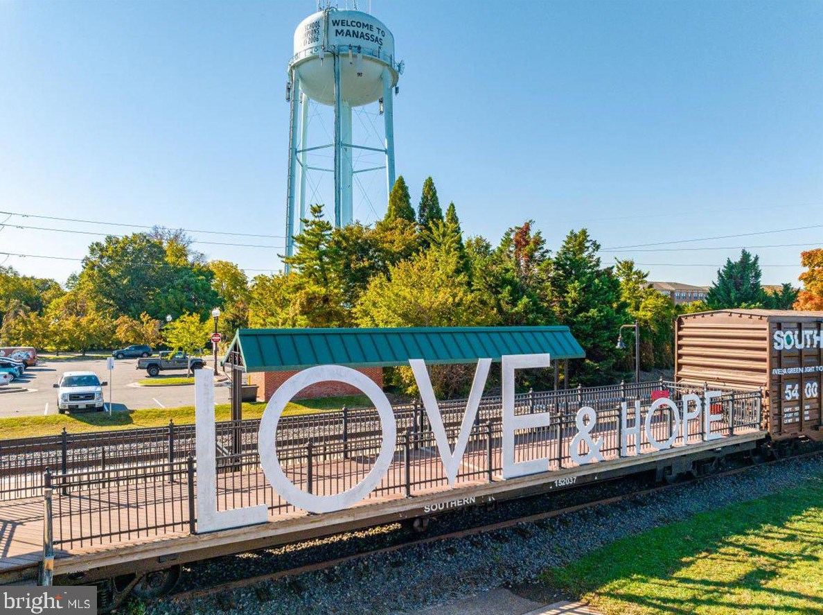 126 Mace St, Manassas VA  20111-2037 exterior