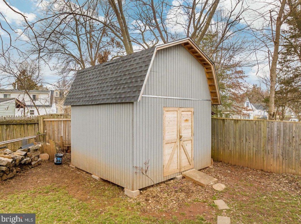 126 Mace St, Manassas VA  20111-2037 exterior