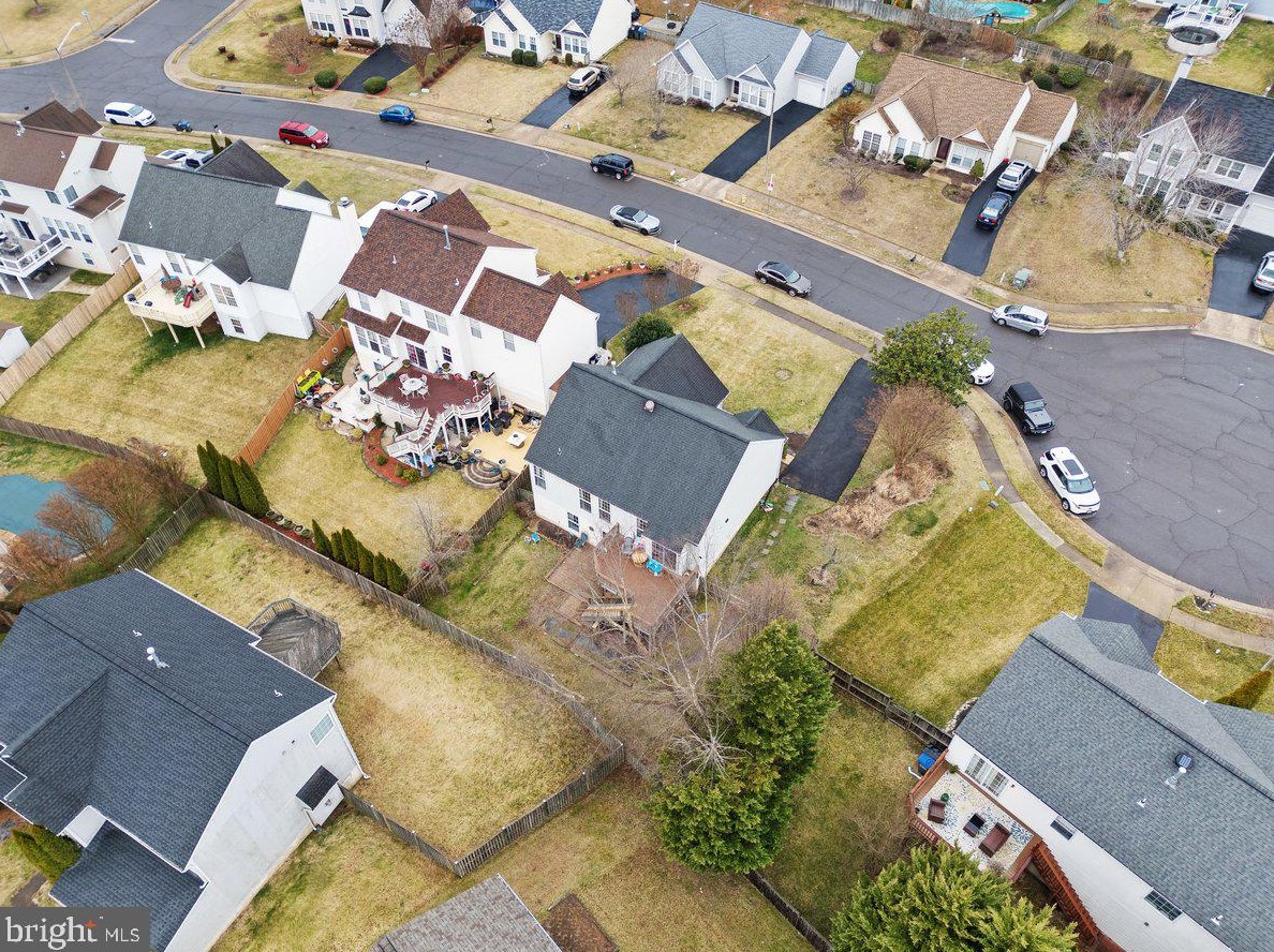 9290 Matthew Dr, Manassas VA  20111-8217 exterior