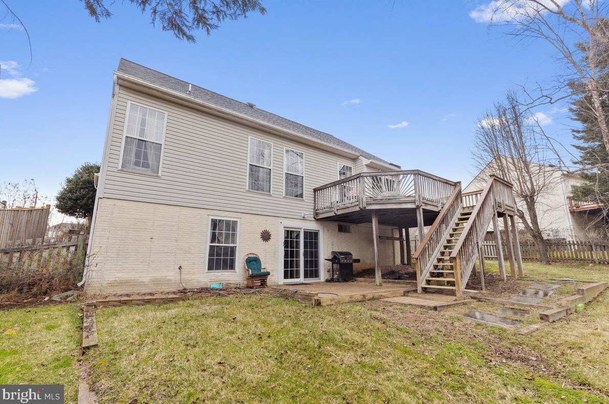 9290 Matthew Dr, Manassas VA  20111-8217 exterior