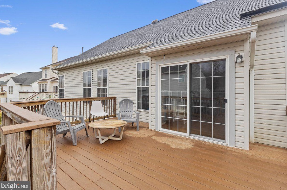 9290 Matthew Dr, Manassas VA  20111-8217 exterior