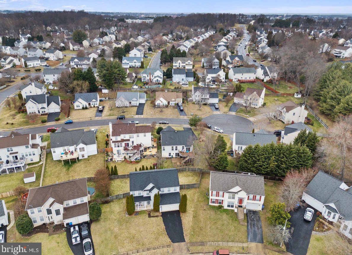 9290 Matthew Dr, Manassas VA  20111-8217 exterior