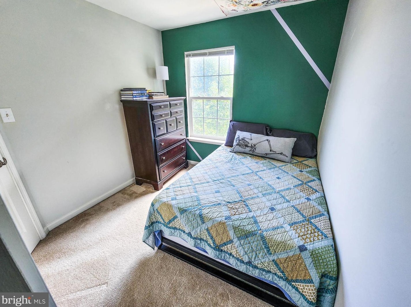 9404 Lanae Ln, Manassas VA  20111-8243 exterior