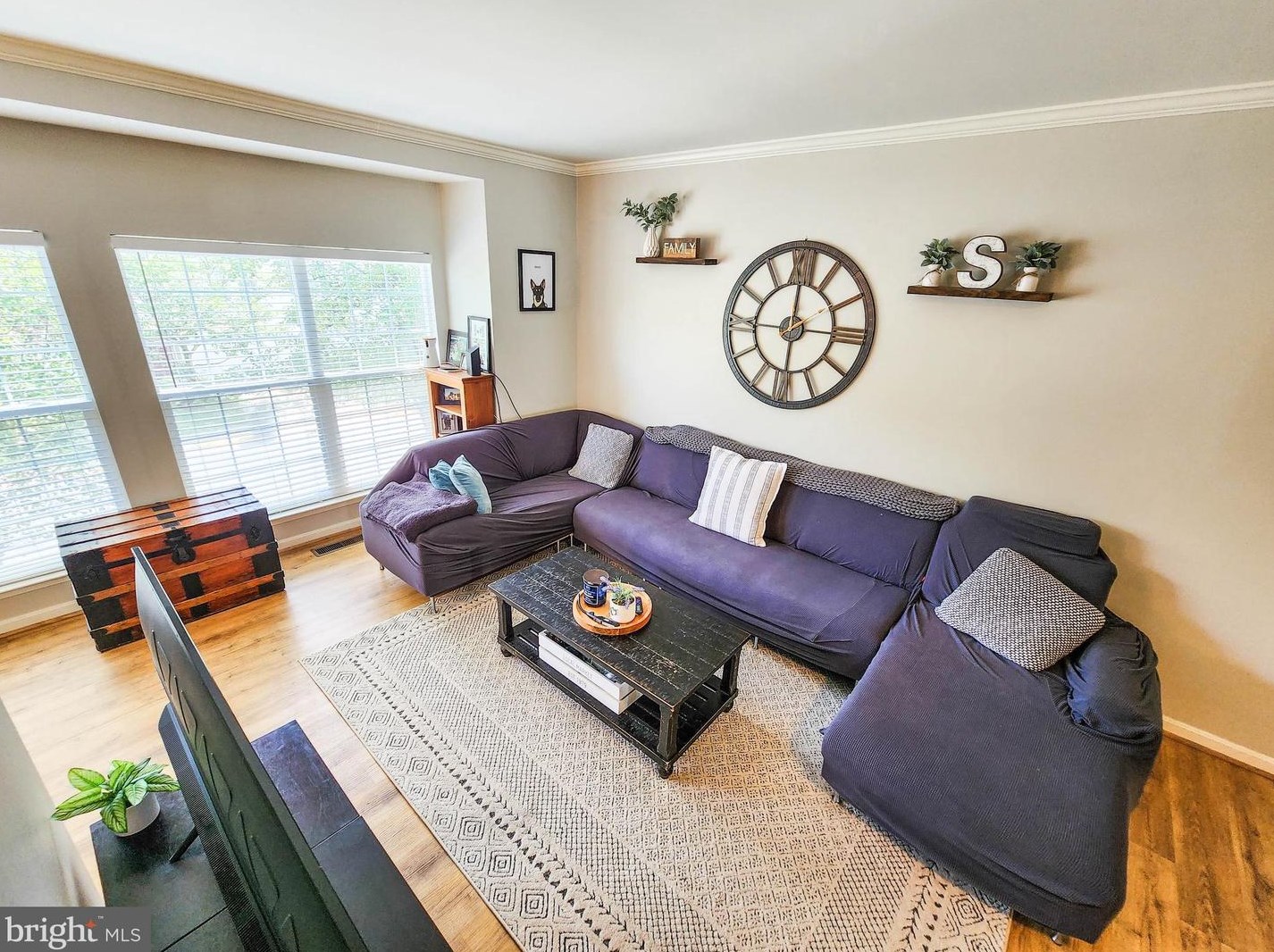 9404 Lanae Ln, Manassas VA  20111-8243 exterior