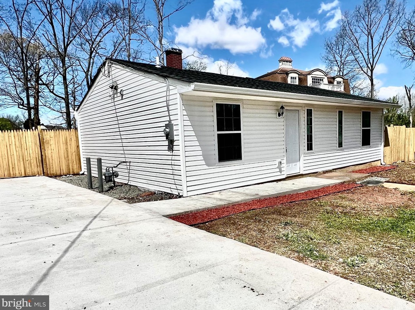 129 Courtney Dr, Manassas VA  20111-2058 exterior