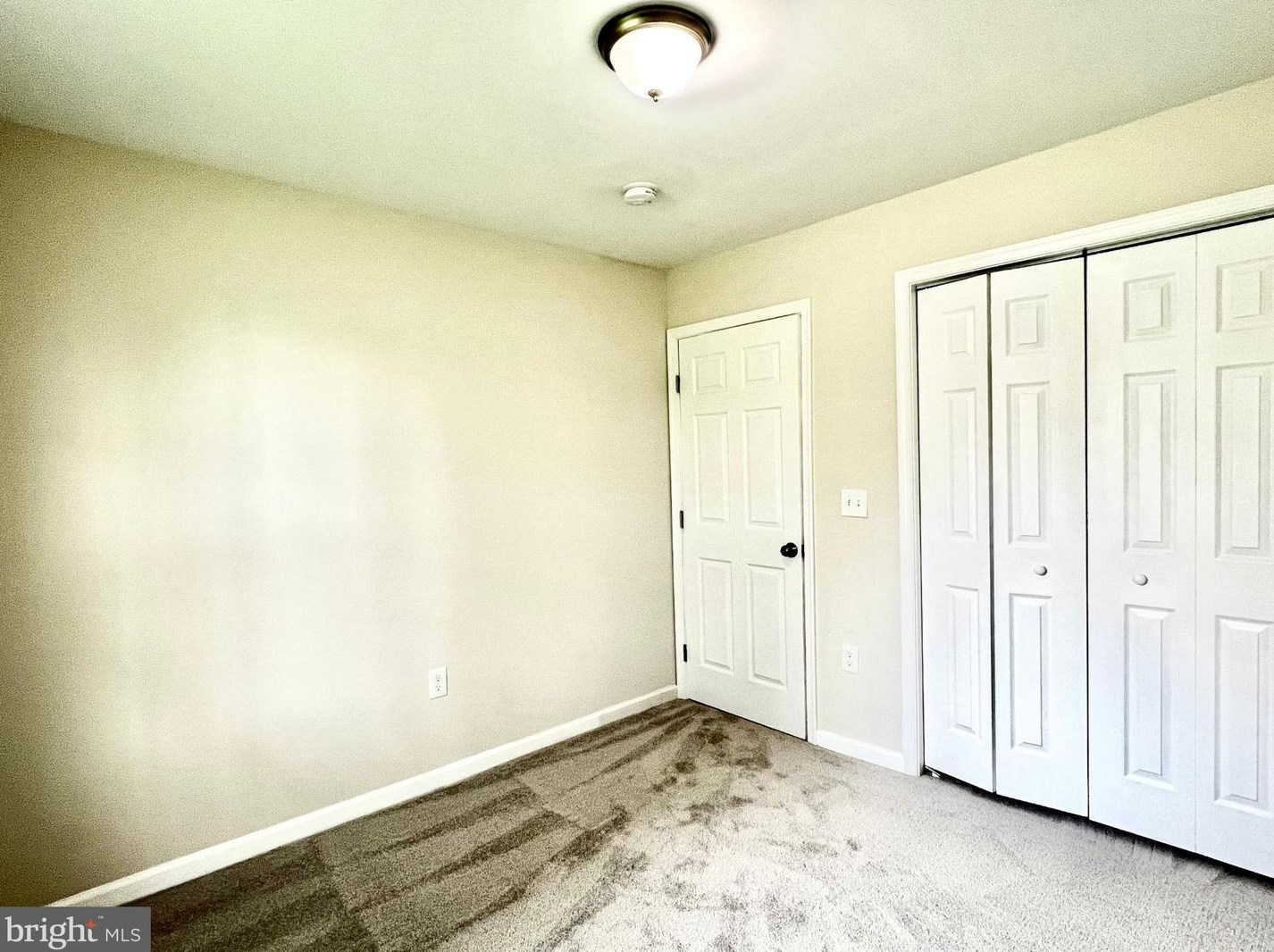 129 Courtney Dr, Manassas VA  20111-2058 exterior