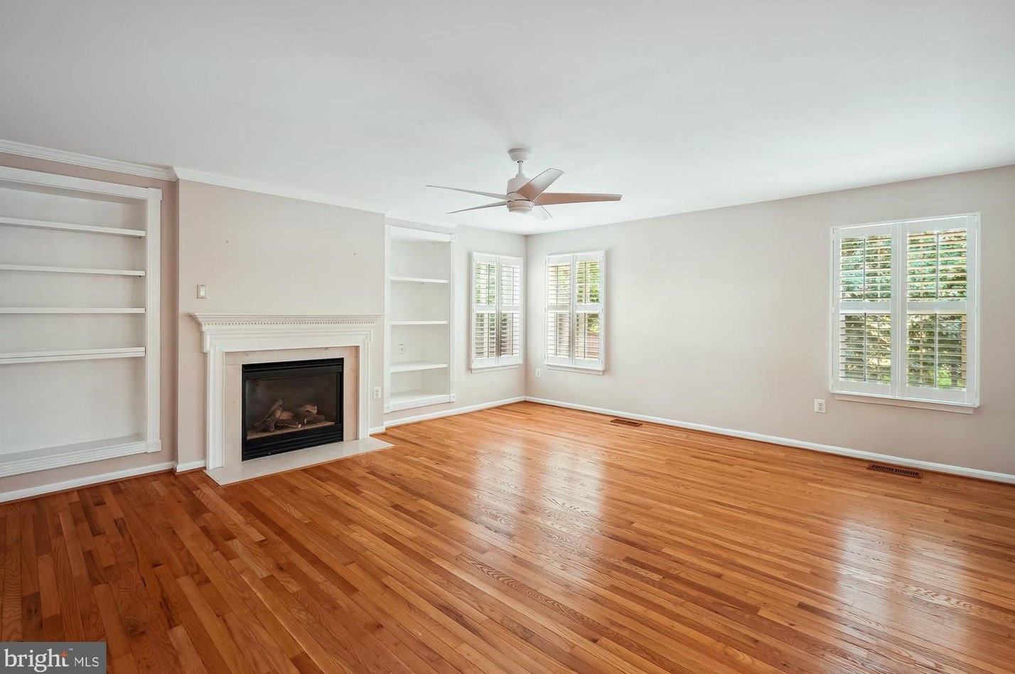 9427 Katelyn Ct, Manassas VA  20111-3043 exterior