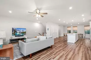 609 Percy Pl, Manassas Park, VA 20111 - Photo 5