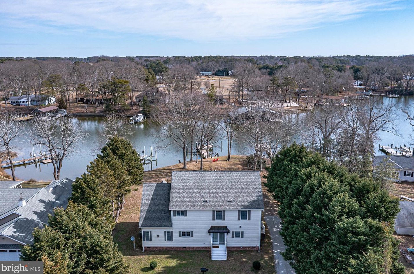 562 Oyster Point Dr, Reedville VA  22539-3604 exterior