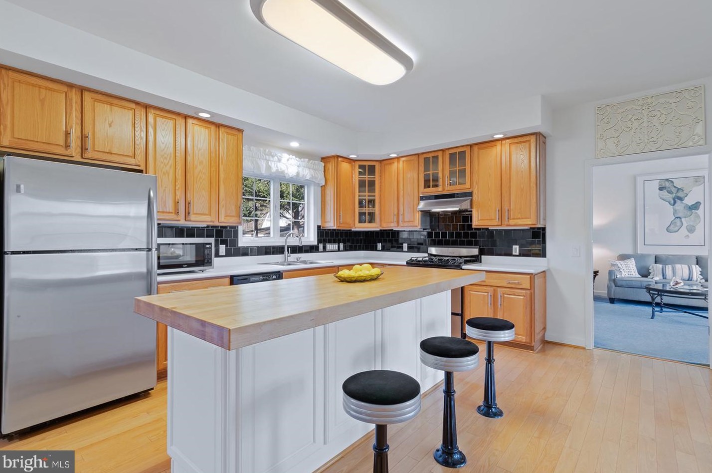 562 Oyster Point Dr, Reedville VA  22539-3604 exterior