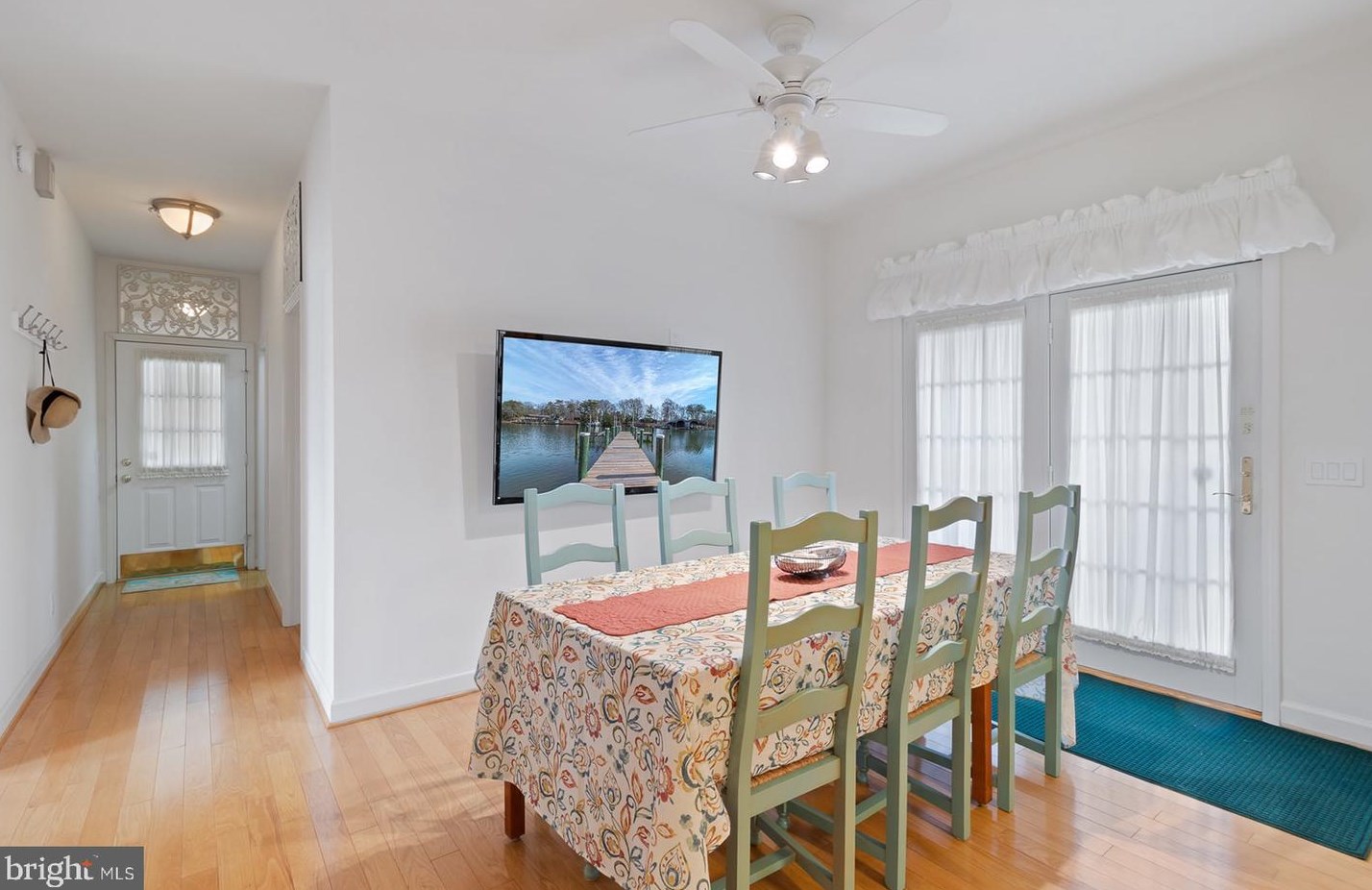 562 Oyster Point Dr, Reedville VA  22539-3604 exterior