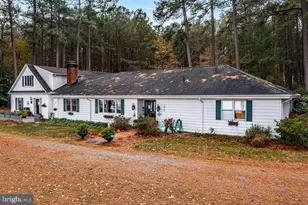 405 Courtney Ln, Callao, VA 22435 - Photo 43