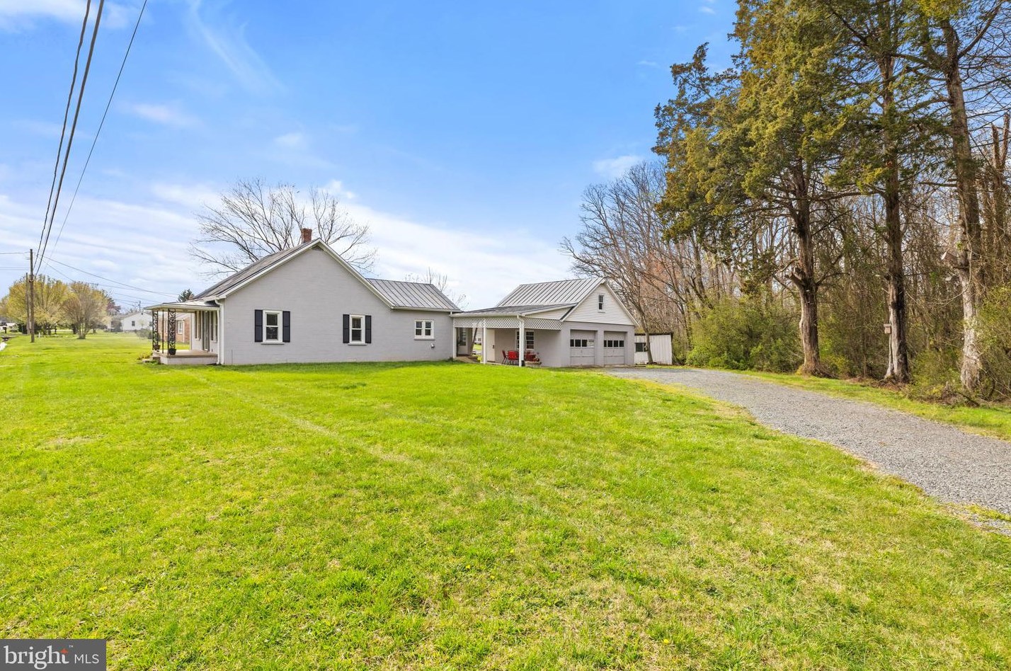 19595 Constitution Hwy, Madison Mills VA  22960-4309 exterior