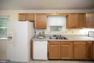 348 Yorktown Blvd, Locust Grove, VA 22508 - Photo 17