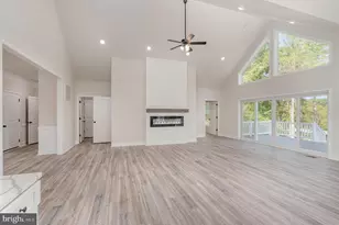 26700 Daniels Point Dr, Unionville, VA 22567 - Photo 5