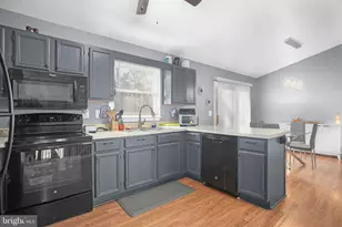 413 Lakeview Pkwy, Locust Grove, VA 22508 - Photo 3